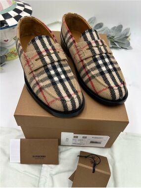Women’s Burberry HACKNEY wool check loafer size 38.5 made in Italy